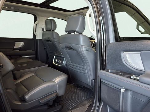 Used 2025 Ford Expedition Max Active image 18