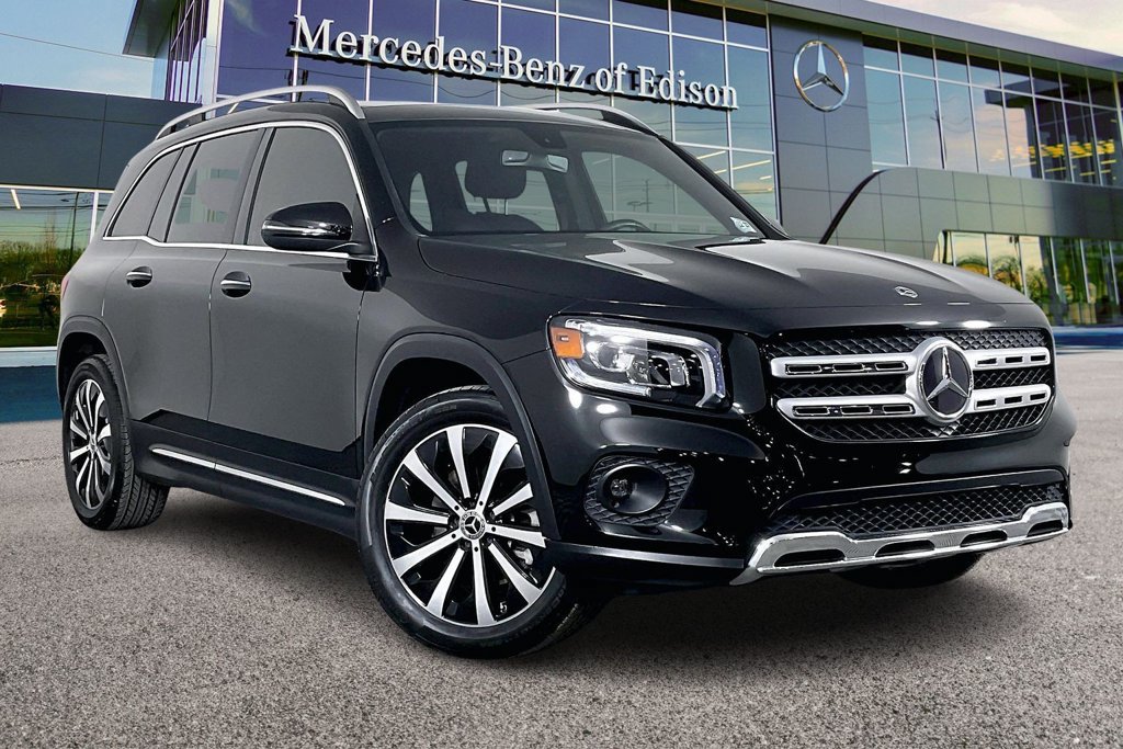 Used 2023 Mercedes-Benz GLB 250 4MATIC image 1