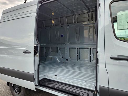 New 2025 Mercedes-Benz Sprinter 2500 image 15