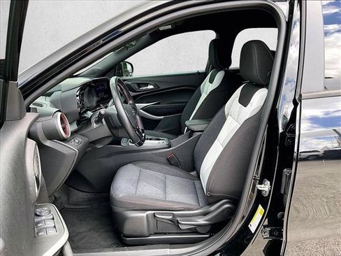 Used 2024 Chevrolet Trax RS FWD image 27