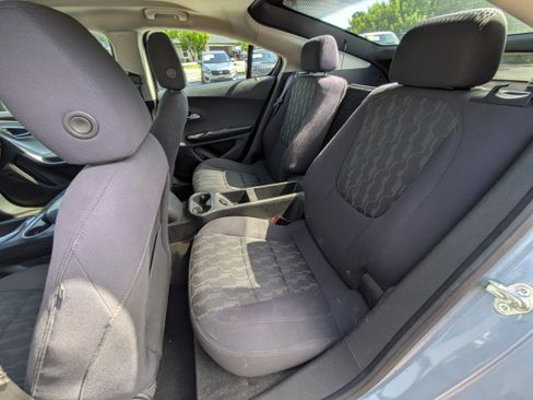 Used 2014 Chevrolet Volt FWD image 14