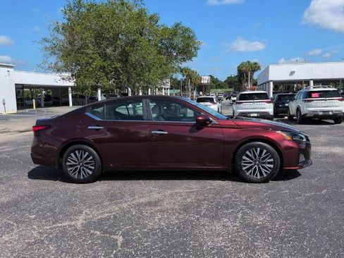 Certified 2023 Nissan Altima 2.5 SV FWD image 3
