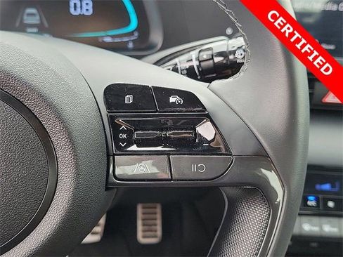 Used 2025 Hyundai Elantra Sport image 6