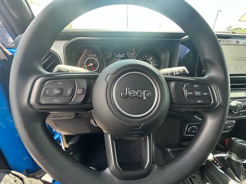 New 2025 Jeep Gladiator Sport image 10