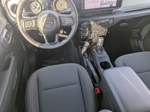 New 2026 Jeep Wrangler Unlimited Sport image 19
