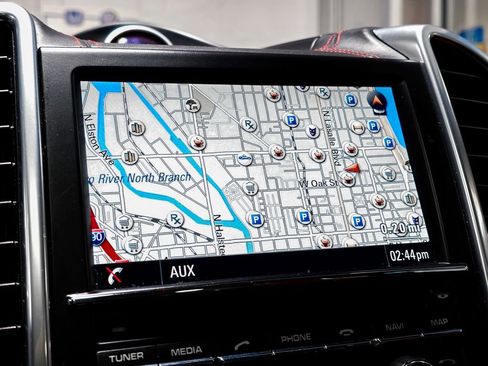 Used 2015 Porsche Cayenne Turbo image 25