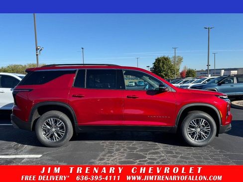 New 2026 Chevrolet Traverse LT image 1