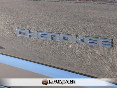 Certified 2023 Jeep Cherokee Altitude Lux image 10