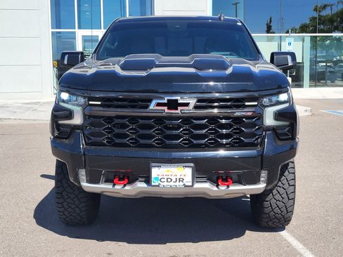 Used 2023 Chevrolet Silverado 1500 ZR2 w/ Technology Package AWD/4WD image 2