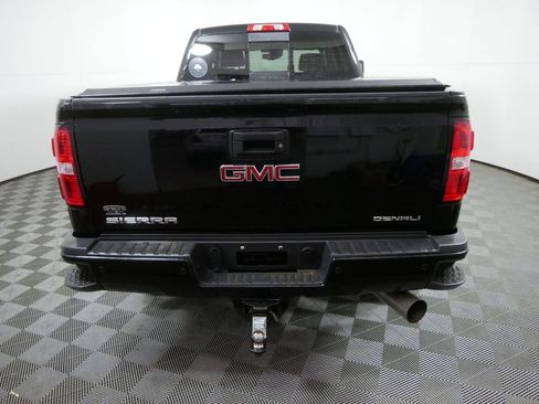 Used 2019 GMC Sierra 2500 Denali w/ Duramax Plus Package image 4