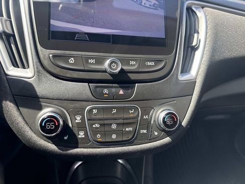 Used 2022 Chevrolet Malibu LT FWD image 28