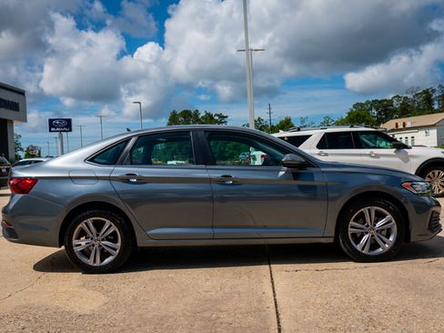 Used 2022 Volkswagen Jetta SE FWD image 19