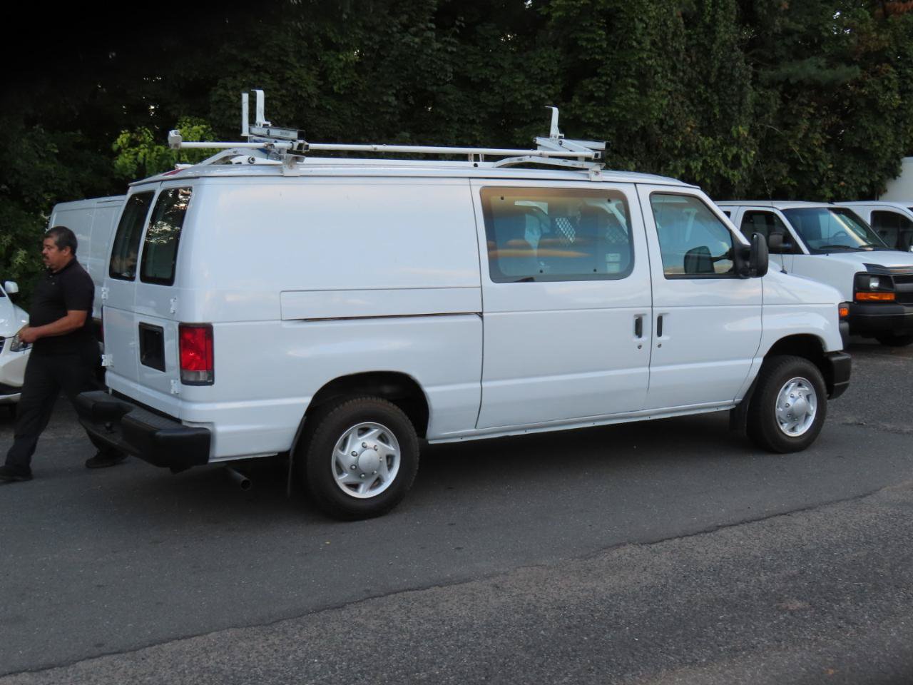 Used 2014 Ford E-150 and Econoline 150 RWD image 4