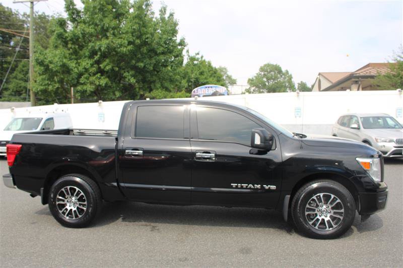 Used 2020 Nissan Titan SV w/ SV Convenience Package AWD/4WD image 9