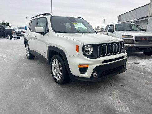 Used 2019 Jeep Renegade Latitude w/ Cold Weather Group image 7