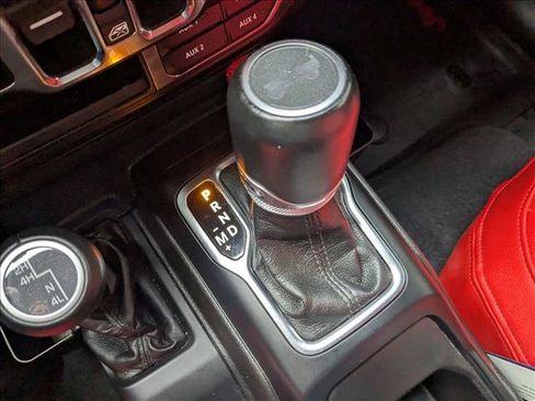 Used 2022 Jeep Wrangler Unlimited Sahara image 11