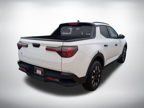 Used 2025 Hyundai Santa Cruz SEL FWD image 3