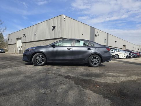 Used 2023 Kia Forte LXS image 10