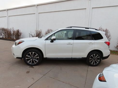 Used 2017 Subaru Forester 2.0XT Touring image 4