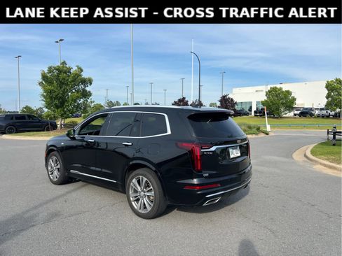 Used 2020 Cadillac XT6 Premium Luxury FWD image 3