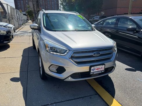 Used 2017 Ford Escape Titanium image 9
