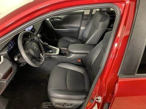 Used 2023 Toyota RAV4 Limited image 33