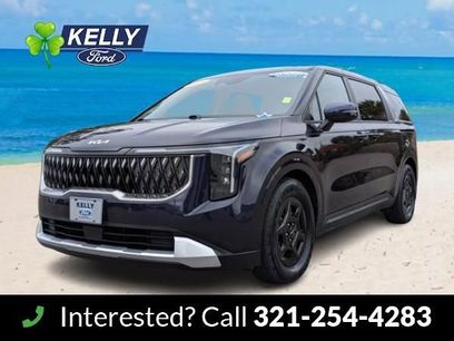 Used 2025 Kia Carnival