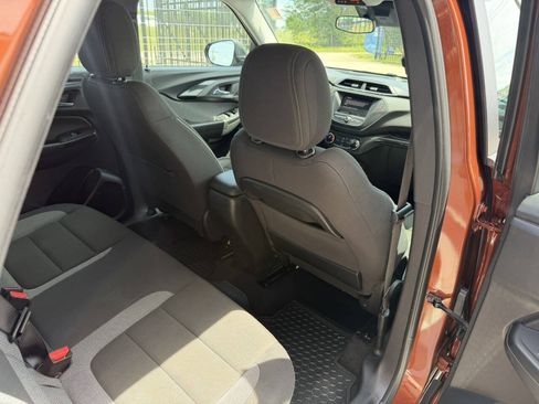 Used 2021 Chevrolet TrailBlazer LS FWD image 13