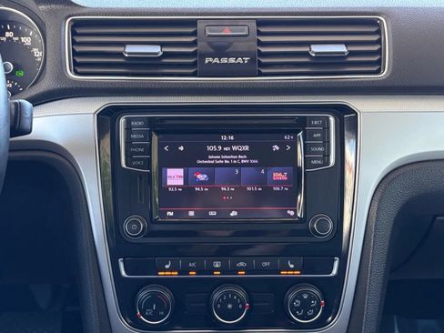 Used 2019 Volkswagen Passat 2.0T Wolfsburg w/ Wheels & Sunroof Package FWD image 23