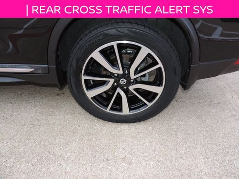 Used 2020 Nissan Rogue SL w/ Premium Package image 16