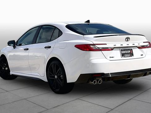 Used 2026 Toyota Camry Hybrid w/ Convenience Package FWD image 12