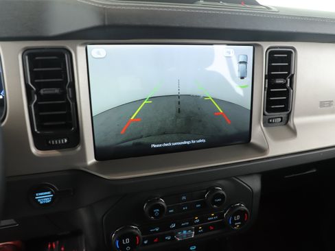 Used 2025 Ford Bronco Outer Banks image 13