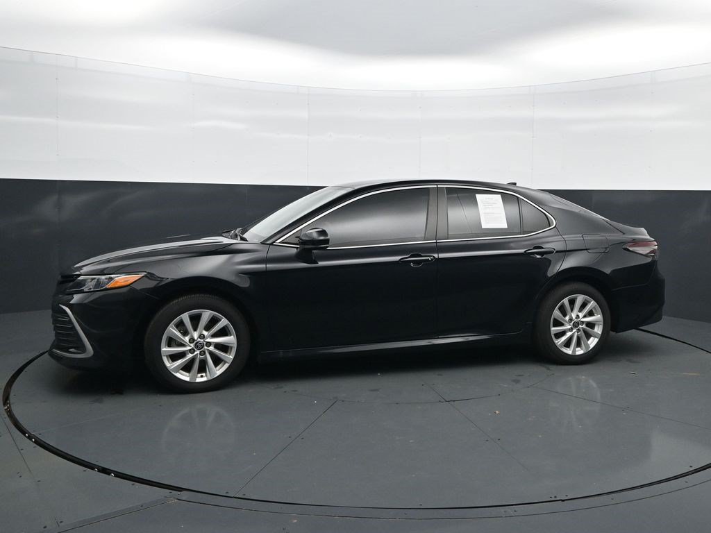 Used 2024 Toyota Camry LE FWD image 4