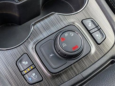Used 2023 GMC Acadia SLT w/ Elevation Edition AWD/4WD image 9