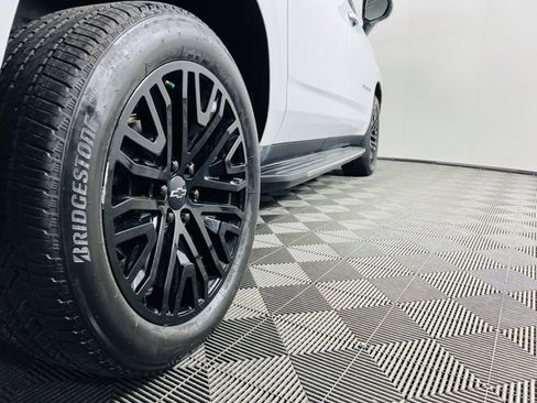 Used 2022 Chevrolet Suburban Premier image 5