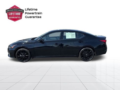 New 2026 Nissan Altima 2.5 SR w/ SR Midnight Edition Package image 8