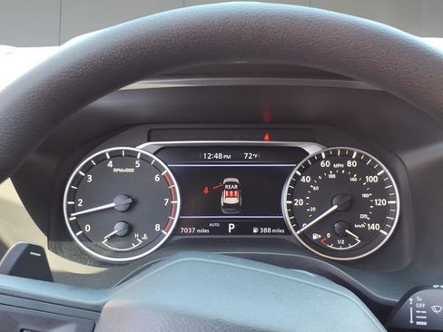 Used 2025 Nissan Rogue S image 11