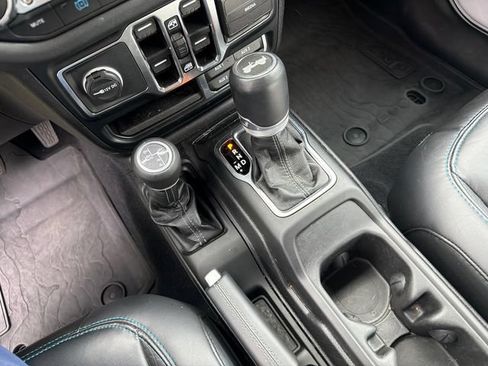 Used 2024 Jeep Wrangler High Altitude AWD/4WD image 30