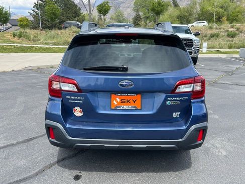 Used 2019 Subaru Outback 2.5i AWD/4WD image 8