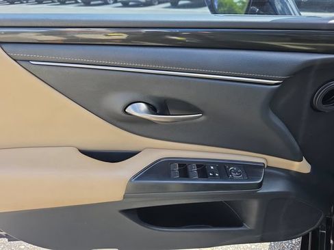Used 2021 Lexus ES 350 w/ Accessory Package FWD image 17