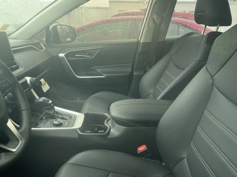 Certified 2025 Toyota RAV4 XLE Premium image 6