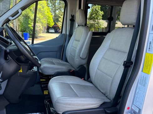Used 2019 Ford Transit 350 XLT RWD image 19