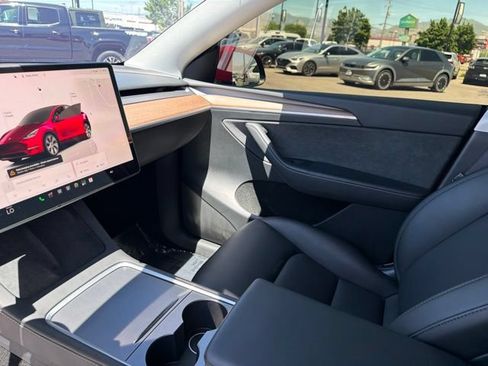 Used 2024 Tesla Model Y Long Range AWD/4WD image 24