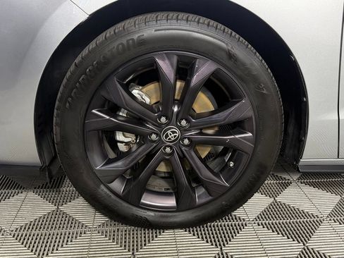 Used 2022 Toyota Sienna XSE w/ XSE Plus Package FWD image 12