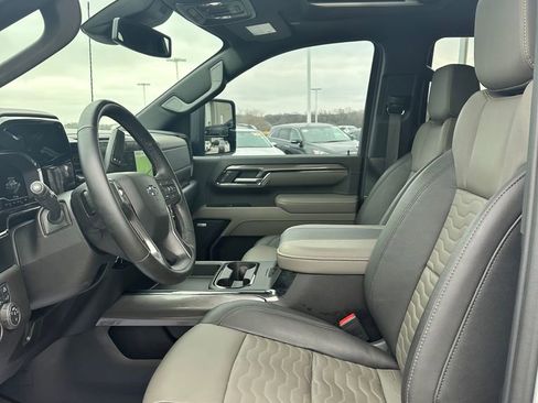Used 2025 Chevrolet Silverado 2500 ZR2 image 15
