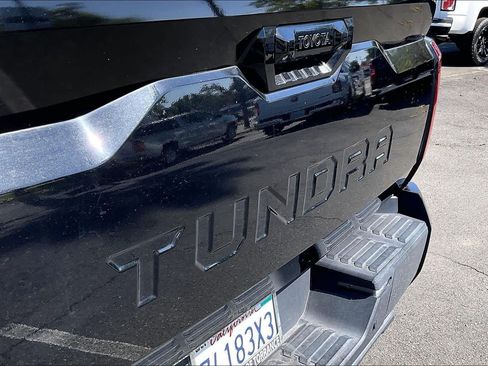 Used 2024 Toyota Tundra Limited AWD/4WD image 9