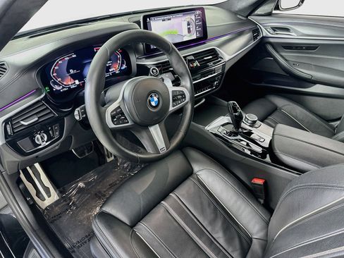 Used 2022 BMW M550i xDrive w/ Executive Package AWD/4WD image 9