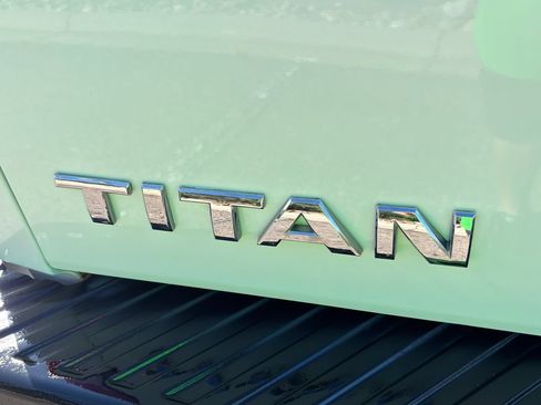 Used 2010 Nissan Titan PRO-4X AWD/4WD image 12