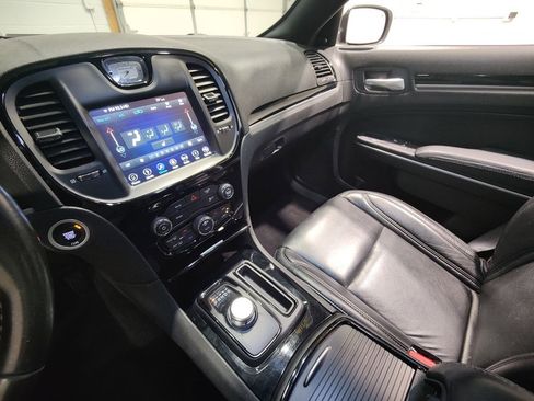Used 2019 Chrysler 300 S w/ S Model Appearance Package RWD image 29