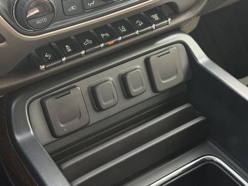 Used 2018 GMC Sierra 3500 Denali w/ Duramax Plus Package image 34